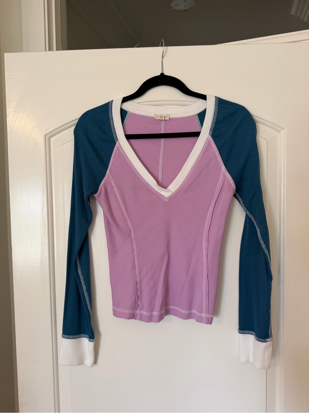 Pilcro by Anthropologie Women's Two-Tone V-Neck Long Sleeve Top